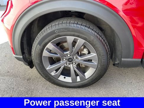 Used 2023 Ford Explorer XLT w/ Equipment Group 202A AWD/4WD image 22