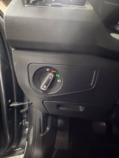 Used 2023 Volkswagen Tiguan SE FWD image 21