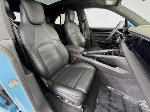 Used 2024 Porsche Macan 4 Electric image 29