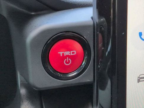 Certified 2025 Toyota Tacoma TRD Sport AWD/4WD image 25