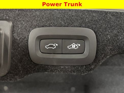 Used 2018 Volvo S90 T6 Momentum w/ Convenience Package AWD/4WD image 29