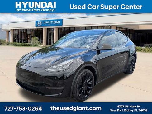 Used 2023 Tesla Model Y Long Range AWD/4WD image 1