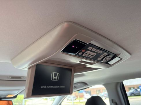 Used 2018 Honda Pilot Touring image 31