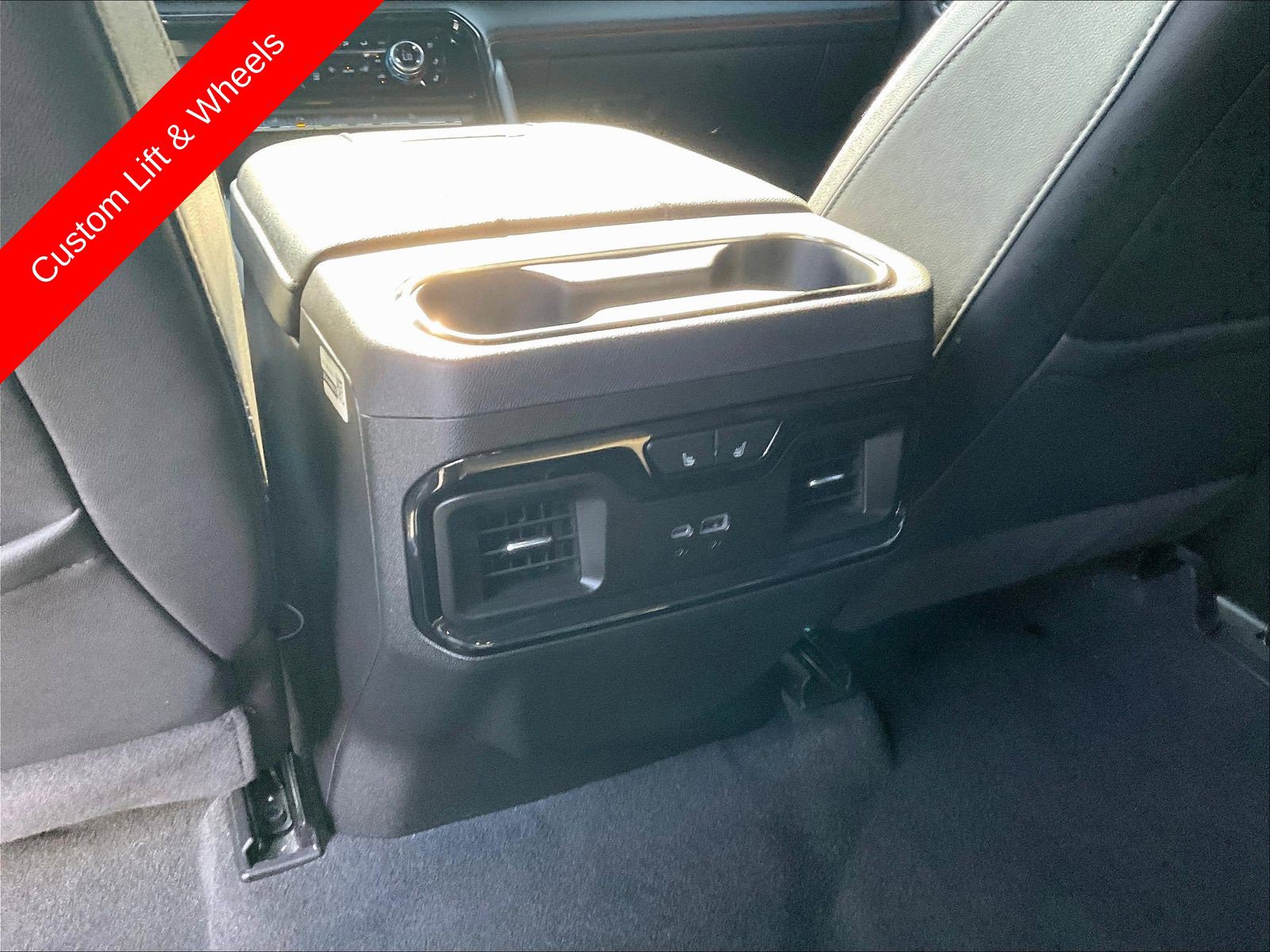 Used 2025 GMC Sierra 2500 AT4 AWD/4WD image 13