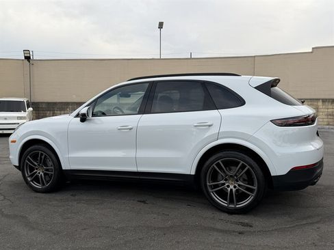 Used 2023 Porsche Cayenne S Platinum w/ Premium Package Plus AWD/4WD image 11