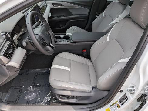Used 2026 Toyota Camry SE FWD image 15