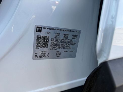 Used 2025 Chevrolet Equinox LT image 28