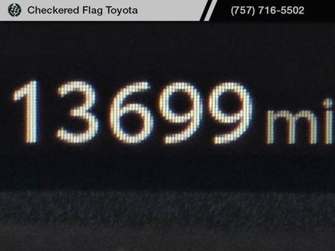 Certified 2025 Toyota Tacoma SR5 AWD/4WD image 19