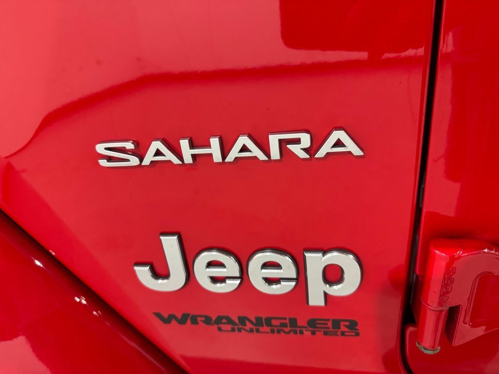 Used 2021 Jeep Wrangler Unlimited Sahara w/ Uconnect 4C Nav & Sound Group AWD/4WD image 30