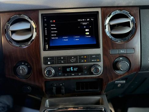 Used 2011 Ford F250 Lariat w/ Lariat Interior Pkg AWD/4WD image 13