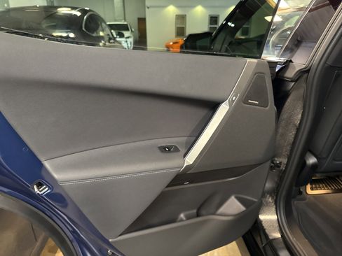 Used 2025 BMW iX xDrive50 w/ Premium Package image 12