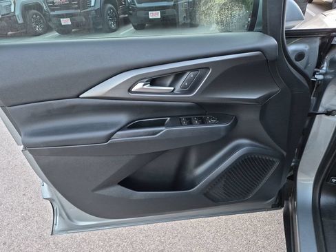 Used 2026 Chevrolet Equinox EV LT FWD image 18