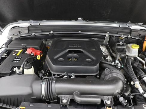 Used 2024 Jeep Wrangler Unlimited AWD/4WD image 27