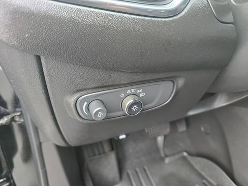 Used 2022 Chevrolet Equinox LT AWD/4WD image 17
