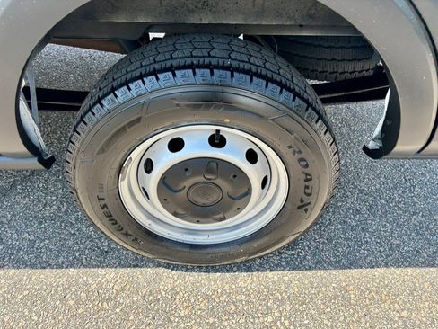 Used 2020 Ford Transit 250 Medium Roof w/ Load Area Protection Package RWD image 30