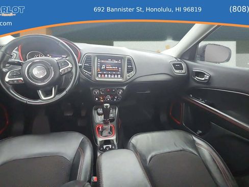 Used 2019 Jeep Cherokee Trailhawk AWD/4WD image 16