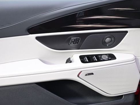 New 2026 Lincoln Nautilus Reserve AWD/4WD image 22