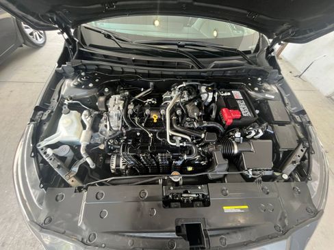 Used 2025 Nissan Altima 2.5 SR image 32