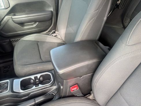 Used 2018 Jeep Wrangler Unlimited Sport S AWD/4WD image 26