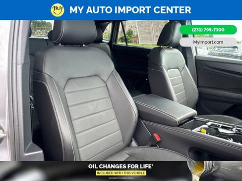 Used 2025 Volkswagen Atlas Cross Sport SEL AWD/4WD image 30