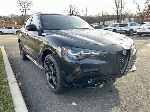 New 2025 Alfa Romeo Stelvio Sprint image 2