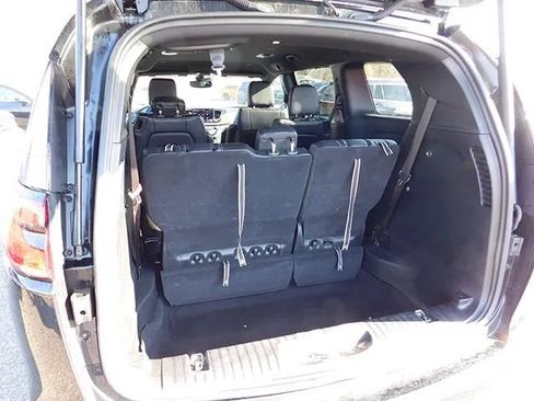 Used 2025 Chrysler Pacifica Select FWD image 7