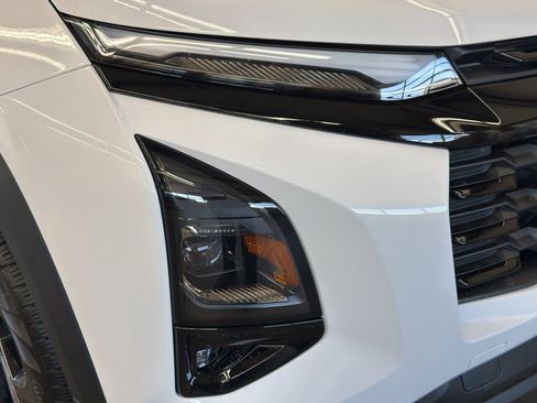 New 2026 Chevrolet Equinox LT AWD/4WD image 3