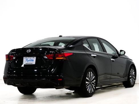 Used 2023 Nissan Altima 2.5 SV image 6