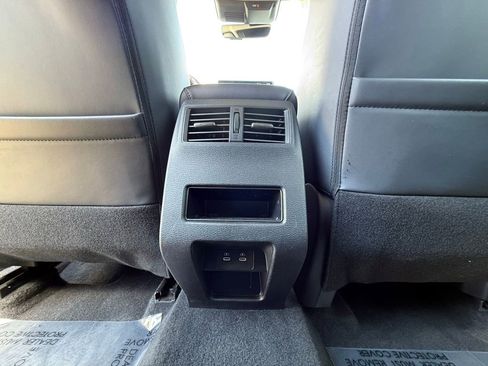 Used 2025 Mitsubishi Outlander SE AWD/4WD image 33