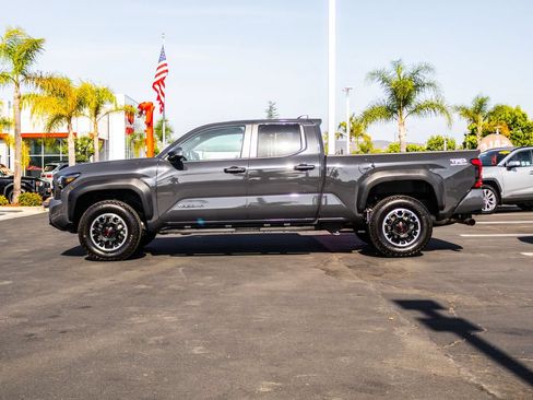 Used 2026 Toyota Tacoma TRD Off-Road w/ TRD Off Road Upgrade Package AWD/4WD image 4