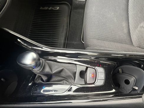 Used 2019 Toyota C-HR XLE image 22