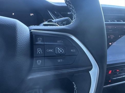 Used 2023 Jeep Grand Cherokee L Limited w/ Luxury Tech Group II image 41