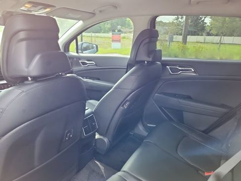 Used 2025 Kia Sportage EX FWD image 12