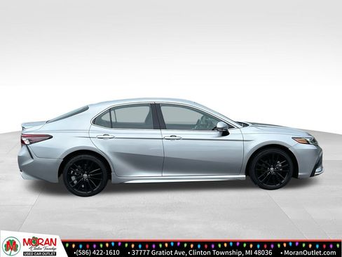 Used 2023 Toyota Camry XSE image 6