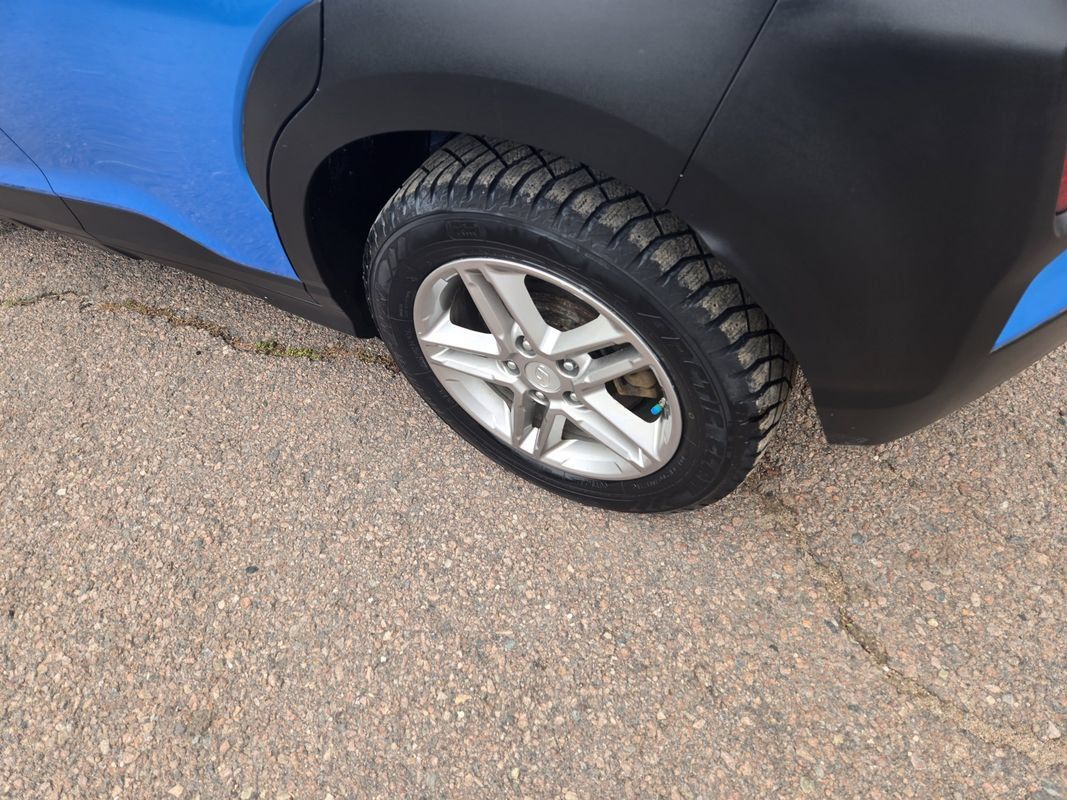 Used 2018 Hyundai Kona SE AWD/4WD image 7