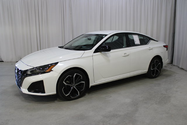 Used 2023 Nissan Altima 2.5 SR AWD/4WD image 24