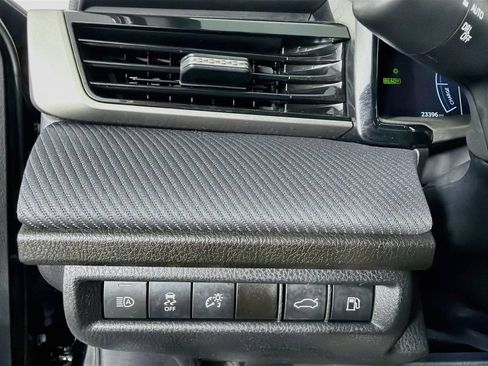 Used 2025 Toyota Camry SE w/ Convenience Package FWD image 15