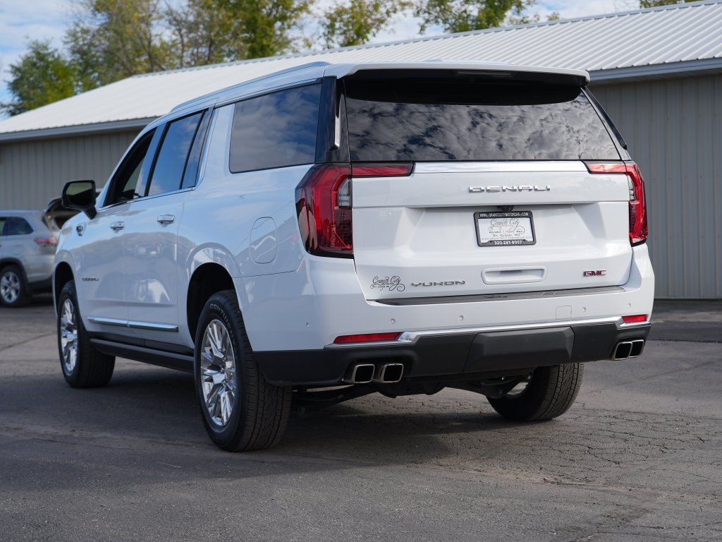 Used 2026 GMC Yukon XL Denali w/ Sun & Power Step Package AWD/4WD image 5