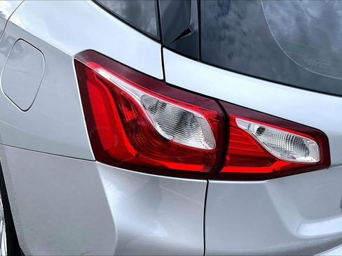 Used 2018 Chevrolet Equinox LS FWD image 29