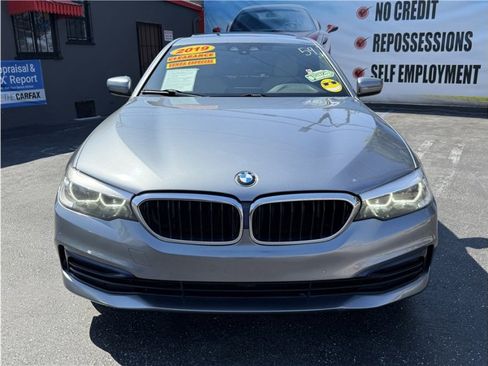 Used 2019 BMW 530i image 2