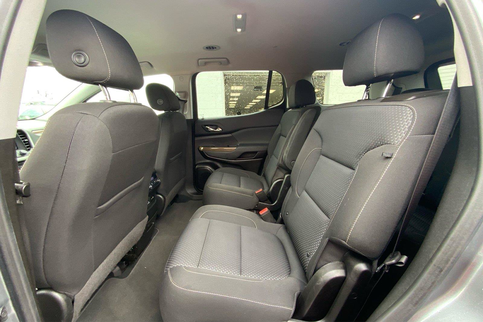 Used 2022 GMC Acadia SLE w/ Elevation Edition AWD/4WD image 11