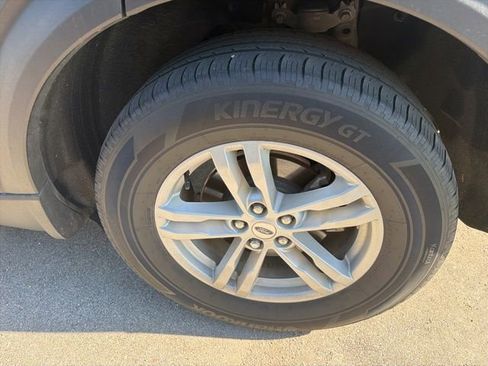 Used 2023 Ford Explorer XLT w/ Equipment Group 202A AWD/4WD image 14