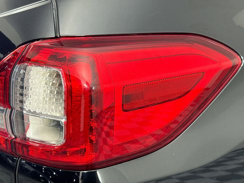 Used 2019 Subaru Ascent Touring image 33