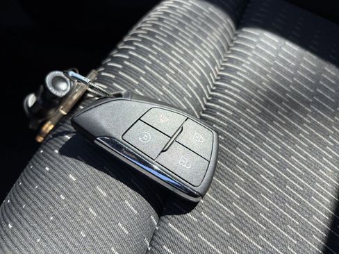 Used 2025 Chevrolet Equinox LT image 18