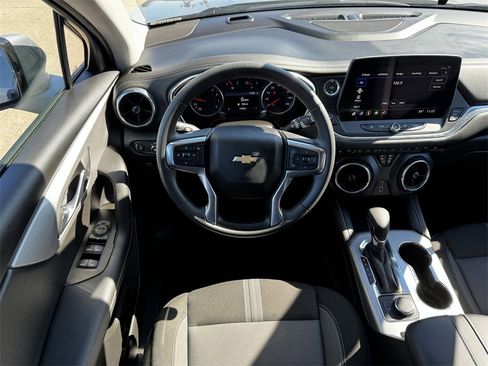 Used 2025 Chevrolet Blazer LT image 14