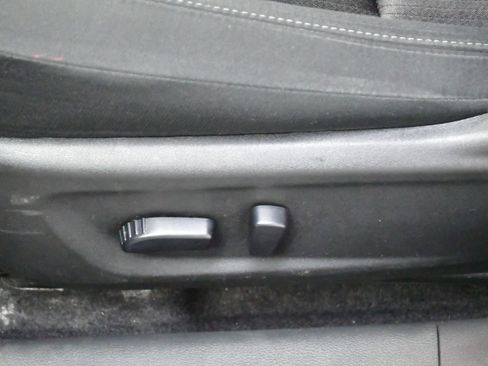 Used 2025 Nissan Altima 2.5 SV FWD image 12