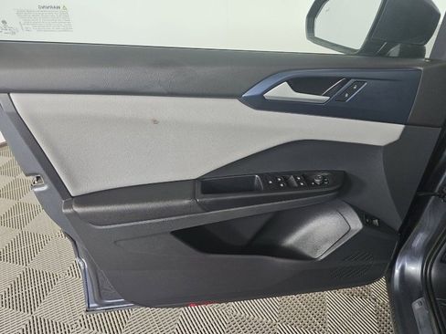 Used 2023 Volkswagen Taos SE image 13