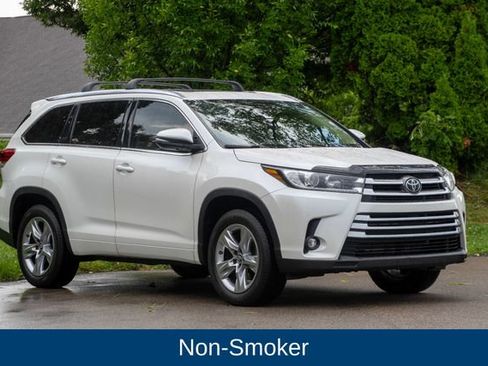 Used 2019 Toyota Highlander Limited FWD image 3