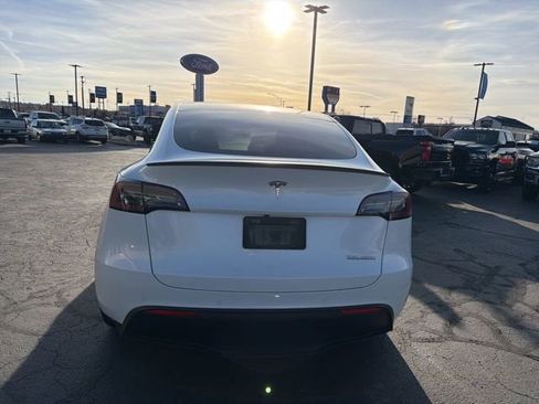 Used 2022 Tesla Model Y Performance AWD/4WD image 16