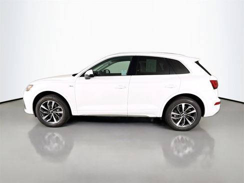 Used 2023 Audi Q5 2.0T Premium Plus w/ Premium Plus Package image 3